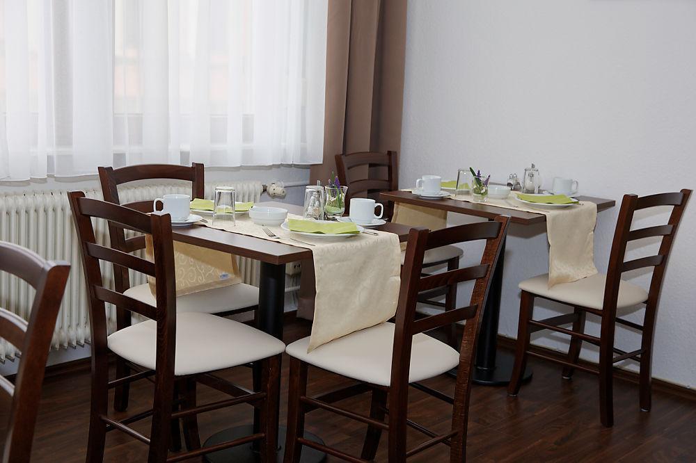 Hotel Huettl - Garni Worms Extérieur photo